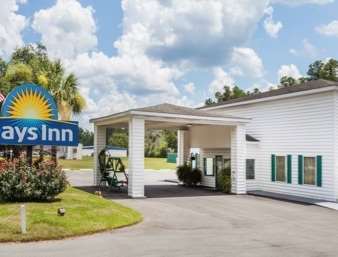 Days Inn By Wyndham Hampton Экстерьер фото